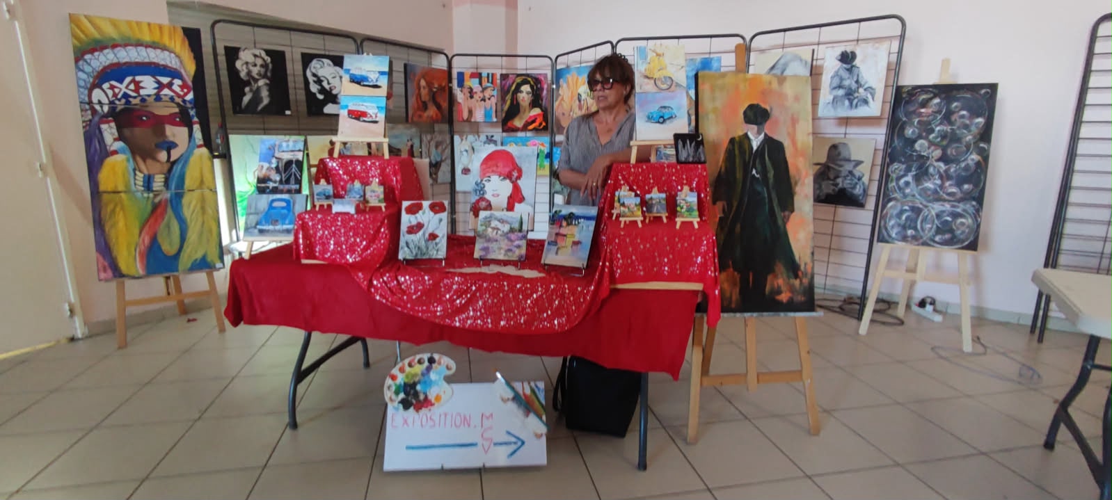 Chantal Vilar Marco lors d'une exposition